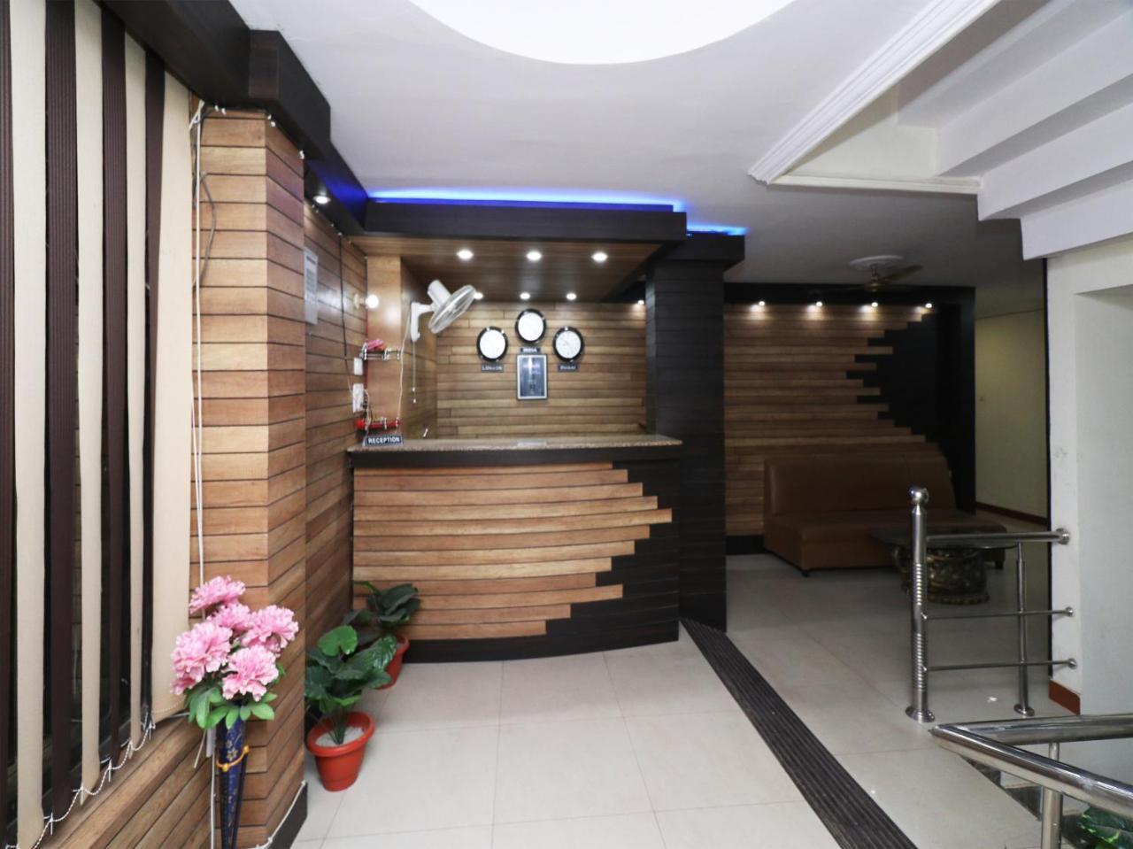 Oyo 23009 Hotel Maxx Lakhnaú Exteriér fotografie